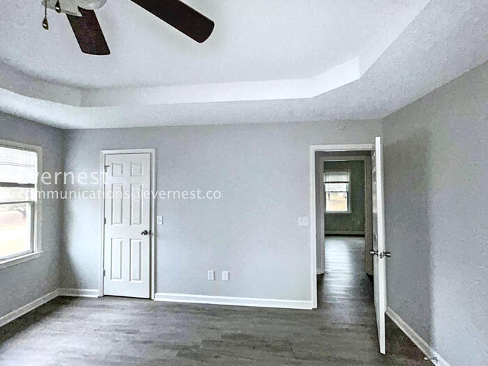 Building Photo - 33 Cathedral Heights