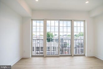 Building Photo - 1324 Frankford Ave