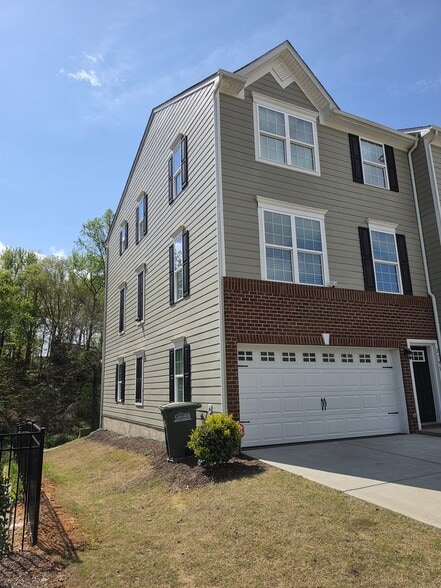 Building Photo - 2195 Autumn Cyprus Ave