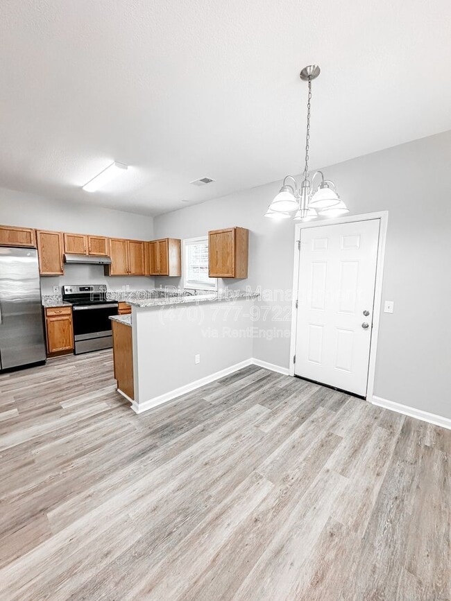 Building Photo - 3230 Century Dr