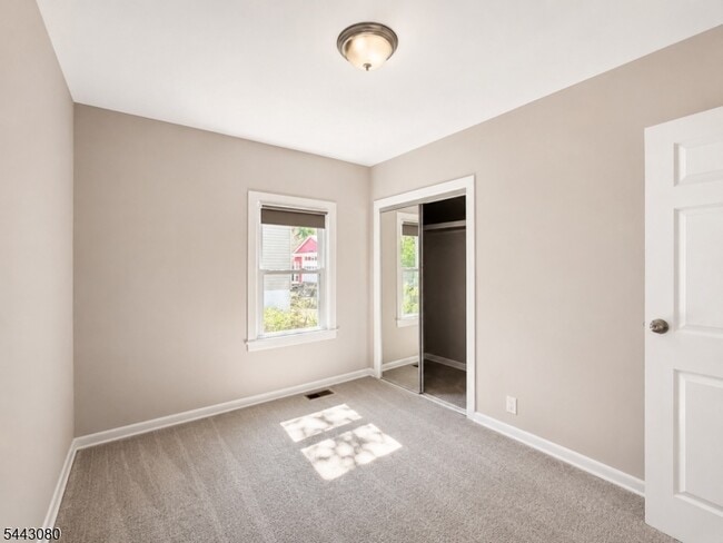 Building Photo - 28 Mabie St