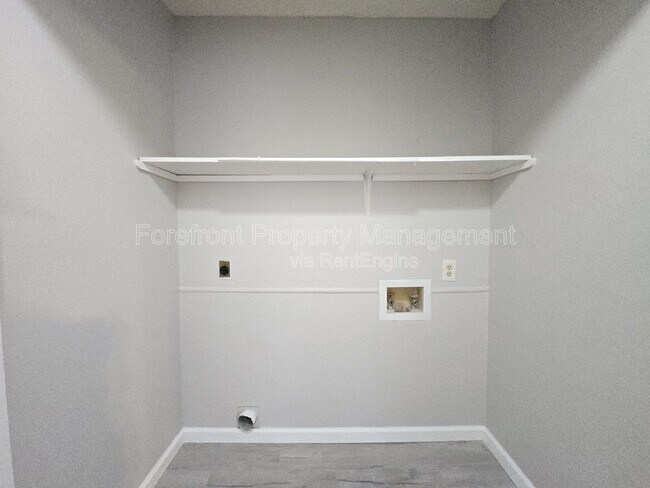 Building Photo - 5507 Roanwood