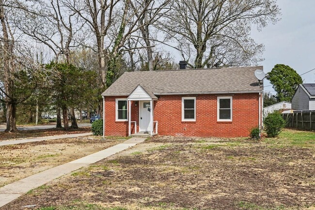 Building Photo - Renovated 3-Bedroom Home with Spacious Yard & Detached Garage
