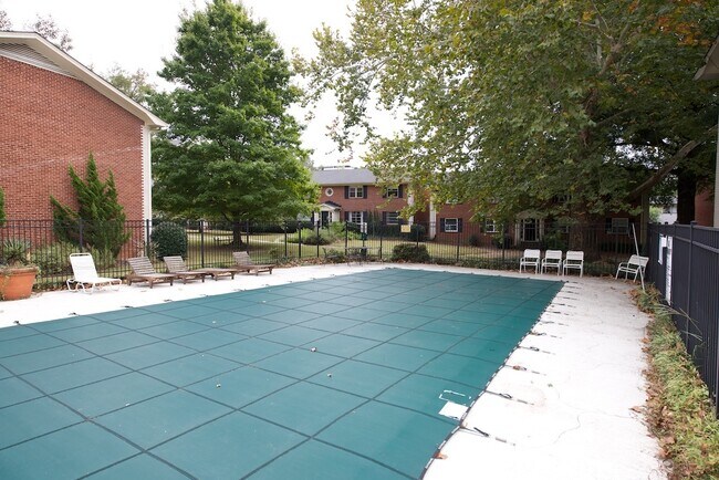 Building Photo - 3535 Roswell Rd NE