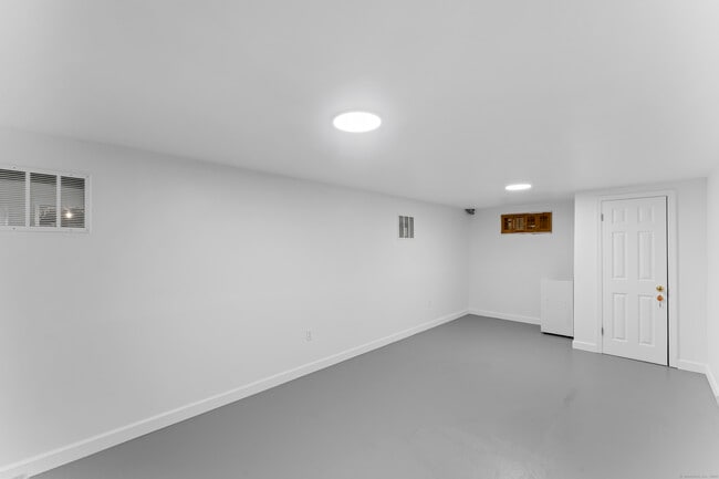 Building Photo - 83 Buck Hill Rd