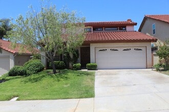 Building Photo - 3Bed/2.5Bath off Poinsettia in Carlsbad!~ ...