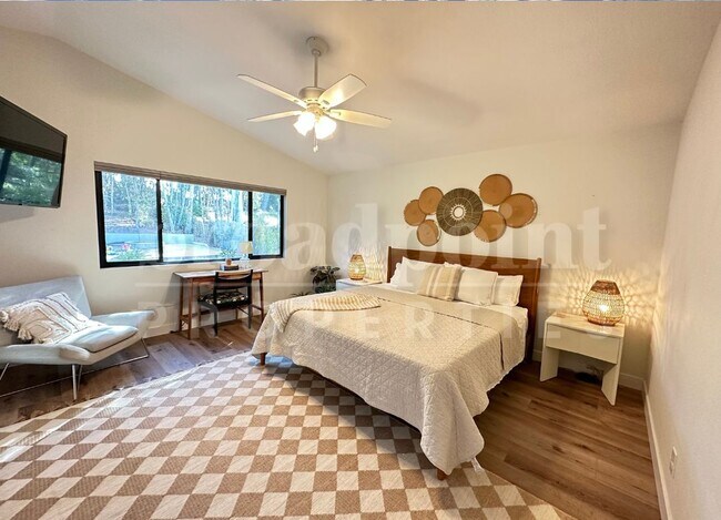 Building Photo - 1174 La Tortuga Dr