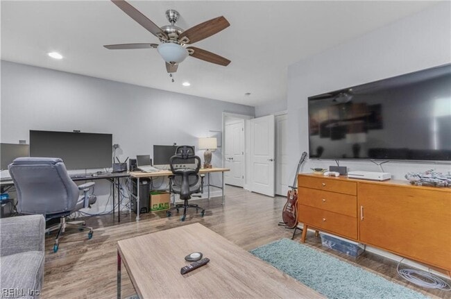 Building Photo - 1308 Cypress Ave