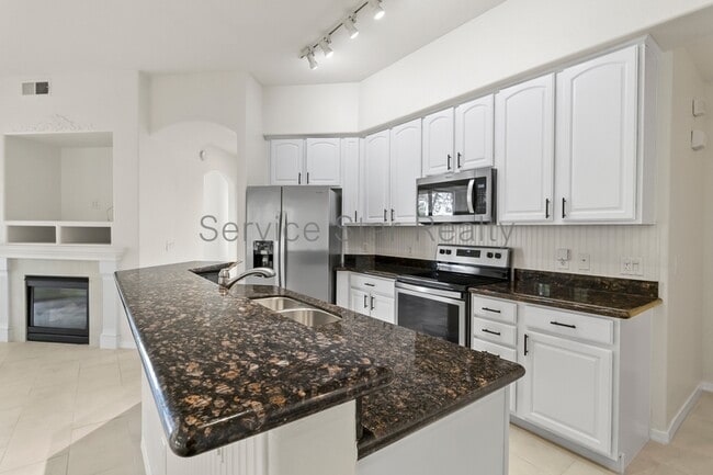 Building Photo - 11000 N 77th Pl