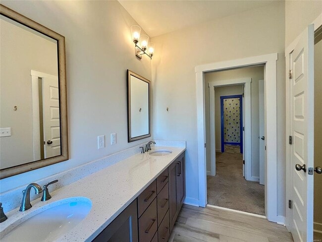 Building Photo - 876 Hedgefield Way