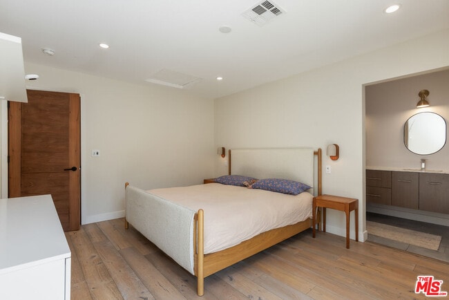 Building Photo - 4114 Edenhurst Ave