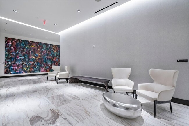 Building Photo - 851 NE 1st Ave