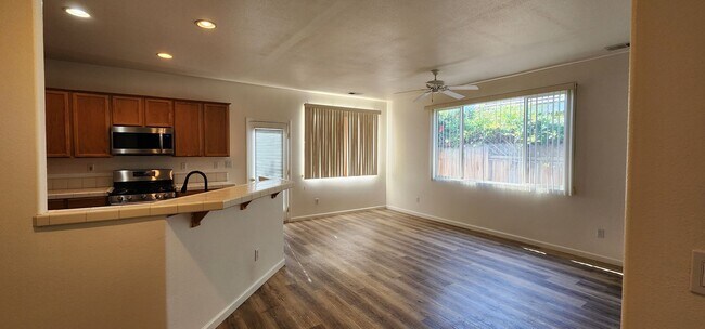 Building Photo - Home in Double Diamond - Reno