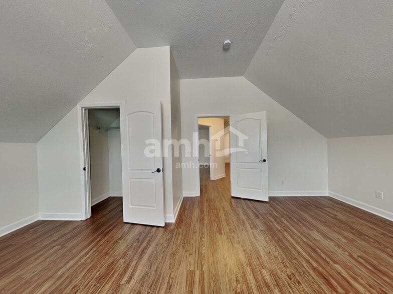 Building Photo - 6457 Sunnywood Dr