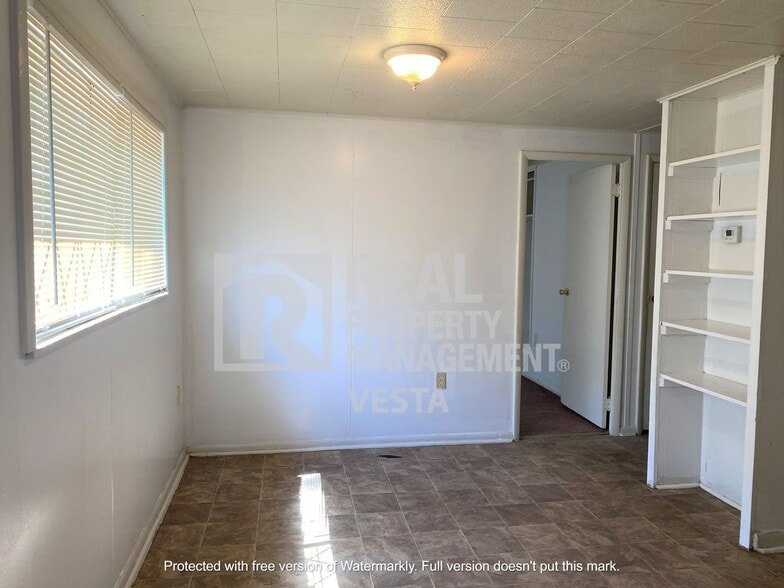 Building Photo - 612 Cedarwood Dr