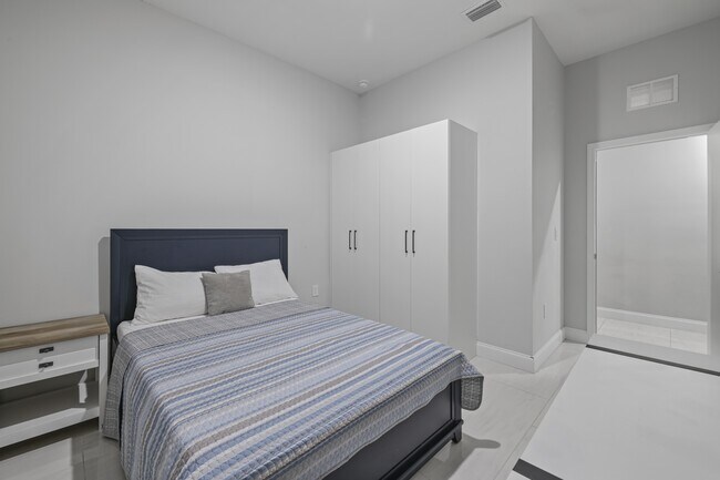 Building Photo - 2906 65th St W