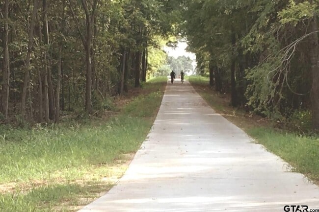 Building Photo - 10801 Harvest Wood Dr