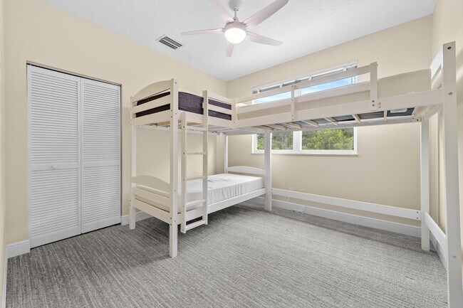 Building Photo - 3033 SE Brierwood Pl