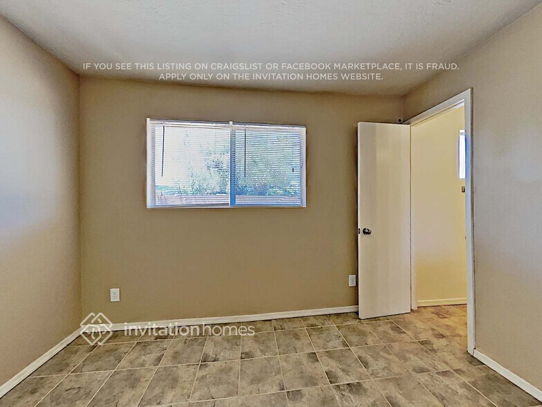 Building Photo - 18042 N Villa Rita Dr