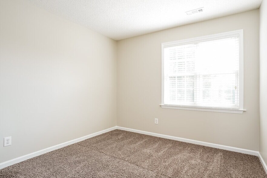 Building Photo - 5719 Peacenest Dr