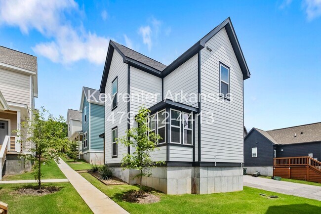 Building Photo - Beautiful and Modern Home!