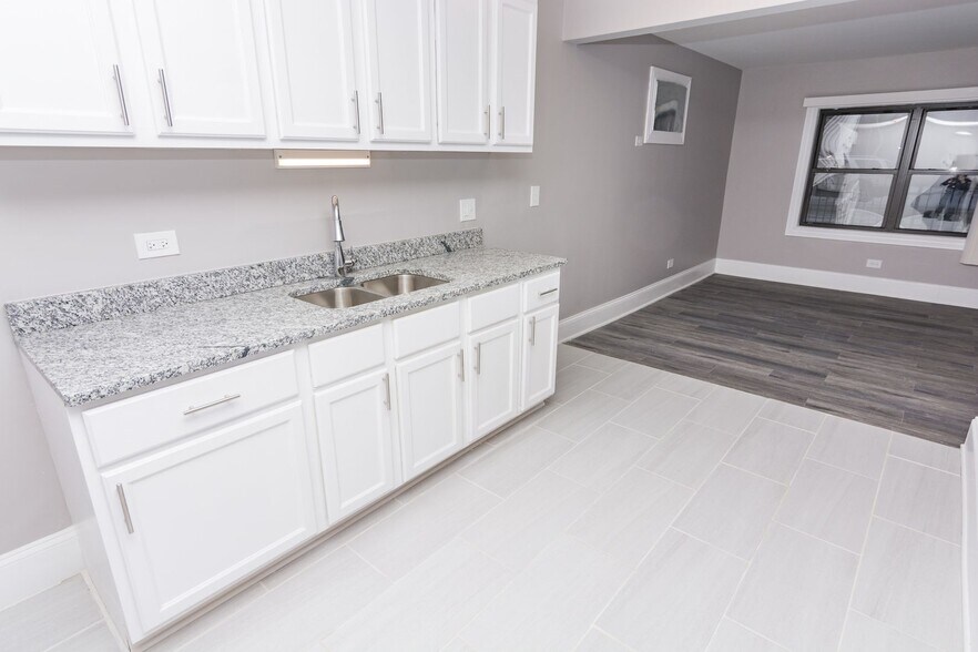 Building Photo - 7620 S Stewart Ave