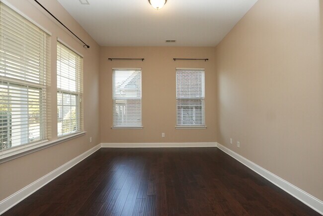 Building Photo - Bright 5BR w/ Island Kitchen,  Loft & 2-Car Garage in Mooresville