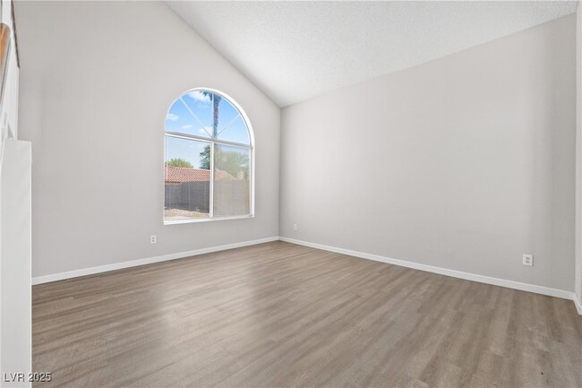 Building Photo - 497 Coco Palms Ave
