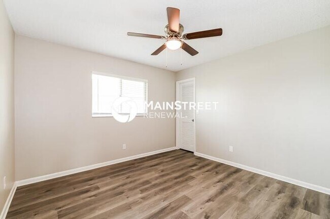 Building Photo - 3 Bedroom Pet-Friendly Home in Cape Coral, FL with Main Street Renewal