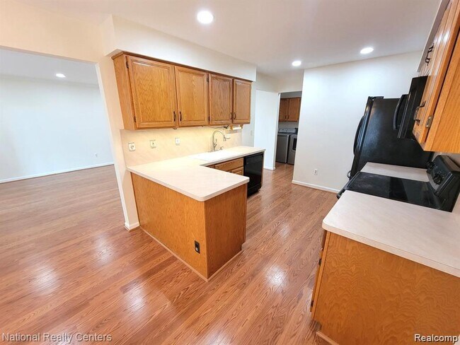 Building Photo - 37485 Stonegate Cir