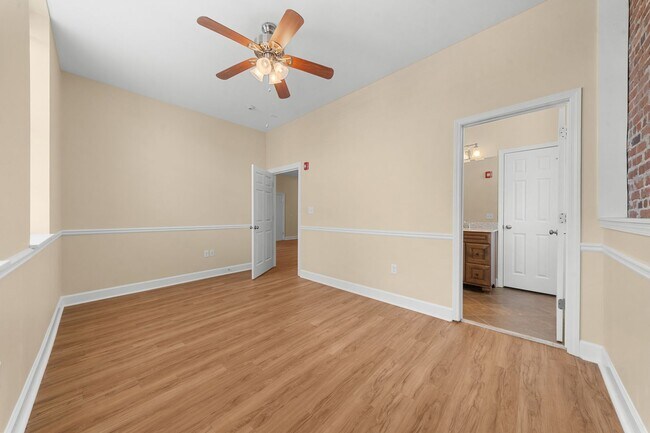 Building Photo - 51 E Main St