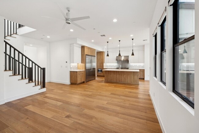 Building Photo - Luxurious Modern Single Family Home in West Menlo Park Available Now!