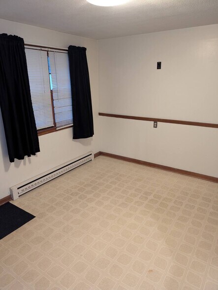 Building Photo - 83 Shawn Dr