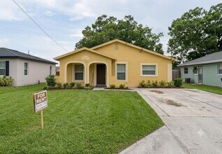 Building Photo - Spacious 4BR / 2BA Single-Family Home in Sanford – Great Location!