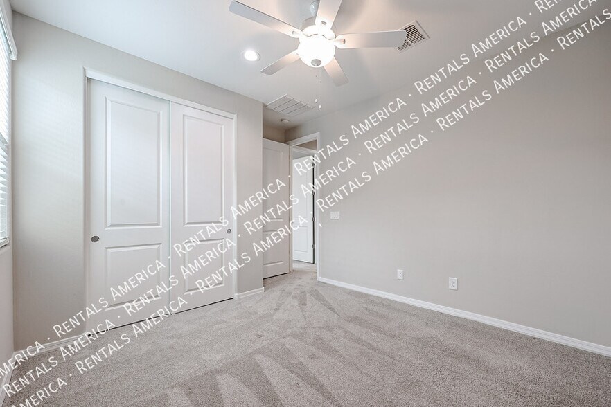 Building Photo - 640 W Winchester Dr