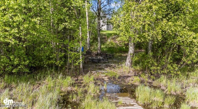 Building Photo - Gorgeous lakefront home