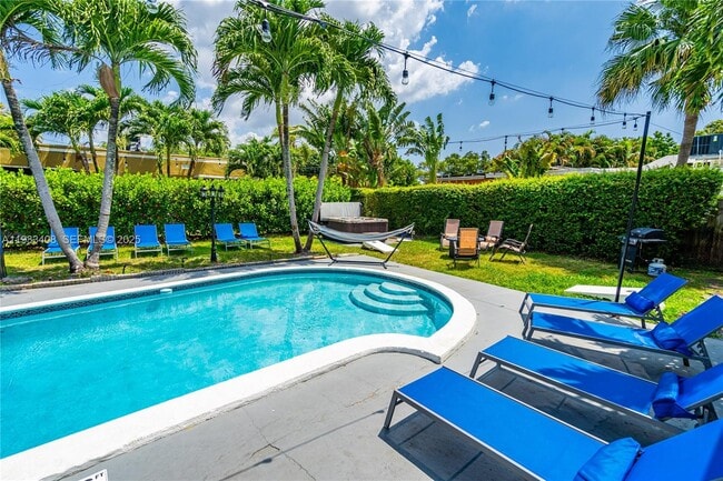 Building Photo - 437 NE 107th St