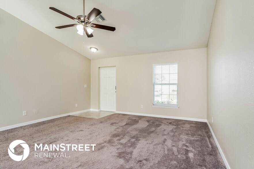 Building Photo - 2141 NW 18th Pl