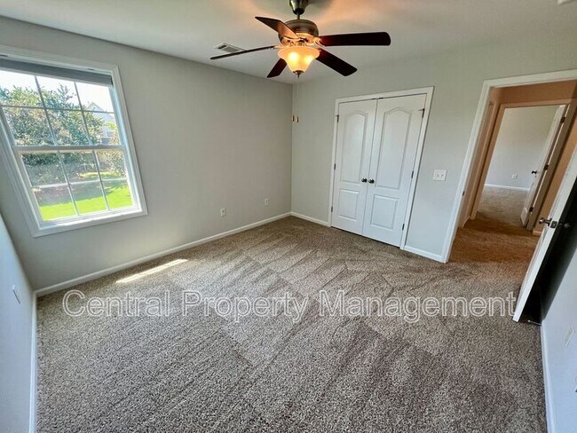 Building Photo - 53 Barnwood Cir