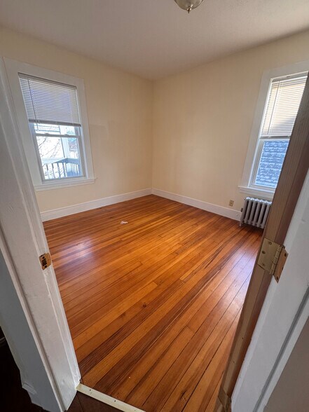 bedroom 3 - 197 Sheridan Ave