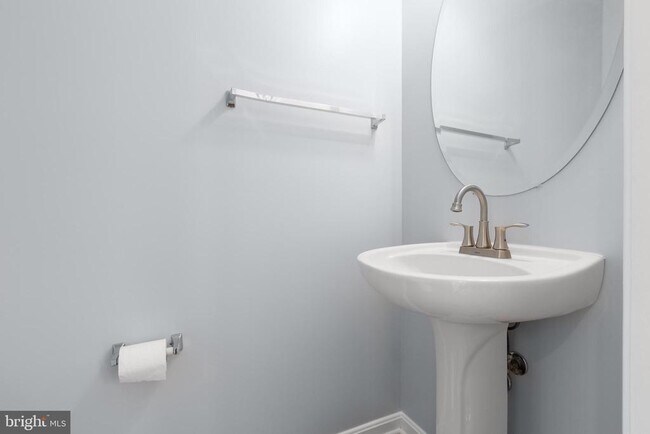 Building Photo - 15788 Nimes Ct