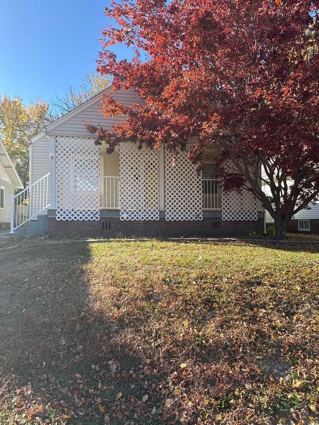 Building Photo - Coming soon!!!!      4 bedroom 2 bath with partially finished basement