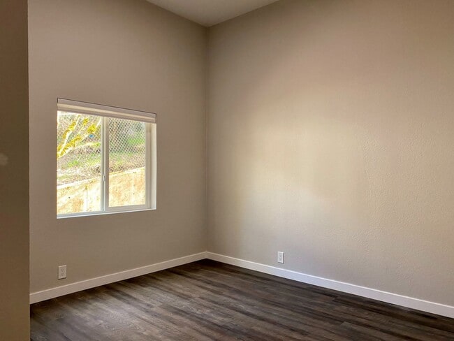 Building Photo - Beautifully Remodeled in Cascade Locks