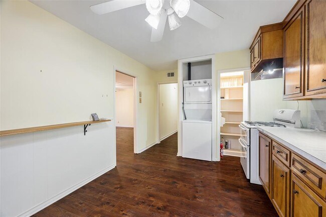 Building Photo - 2726 Crest Ridge Dr