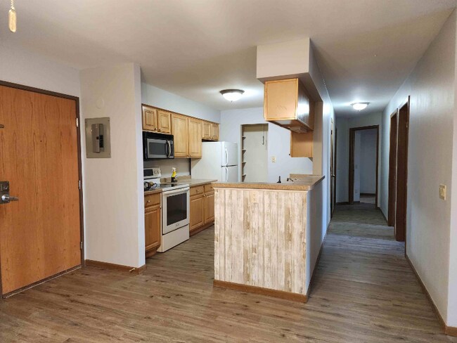 Building Photo - 1124 Morraine View Dr