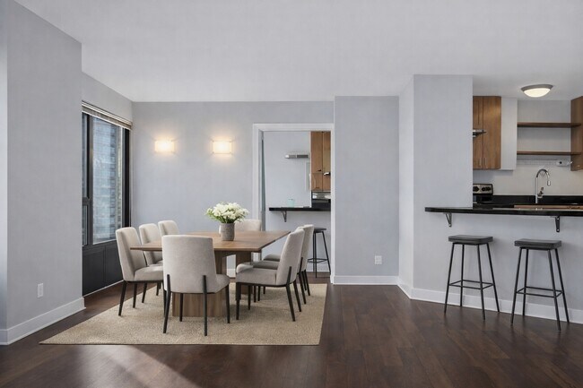 Building Photo - 30 E Huron St