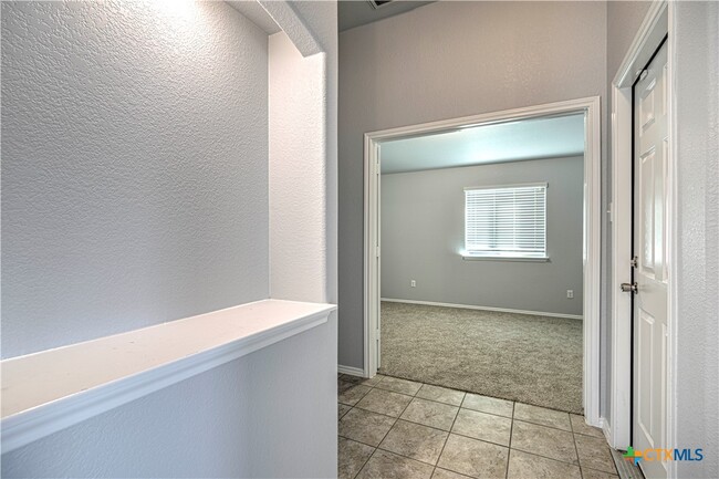 Building Photo - 5726 Stonehaven Dr
