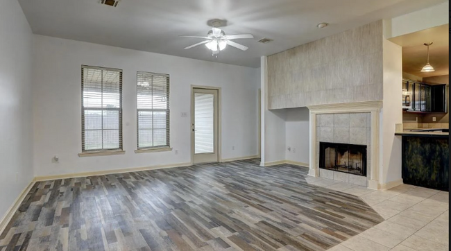 Building Photo - 737 N Belle Cir