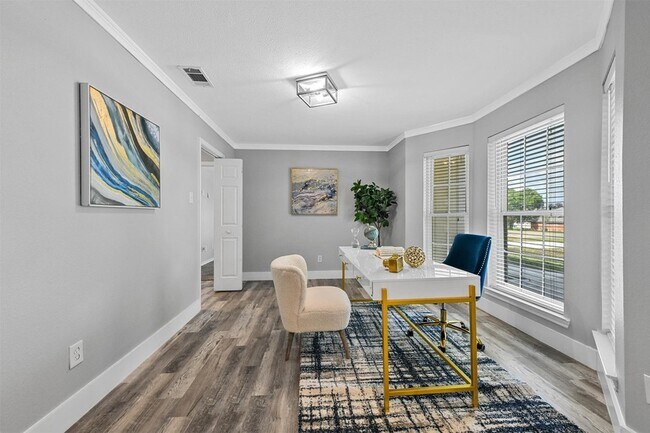 Building Photo - 303 Riva Ridge