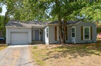 Building Photo - 1103 Pecan Ave
